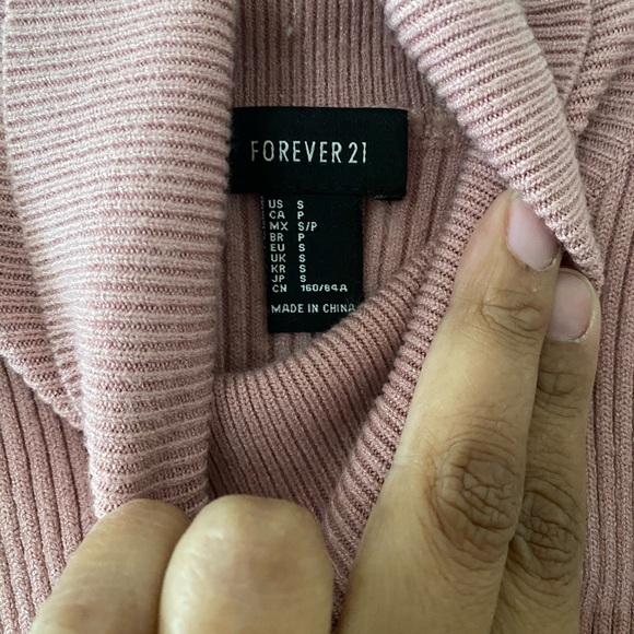 5 for 25 🎃 Dusty Rose/ mauve ribbed crop turtle neck top - Picture 2 of 5